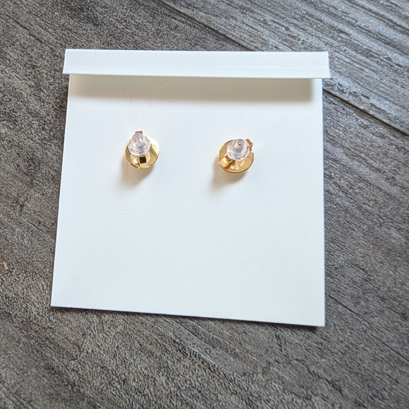 NEW Tory Burch Logo Milgrain Hex Stud Earrings Gold Tone - Picture 2 of 3